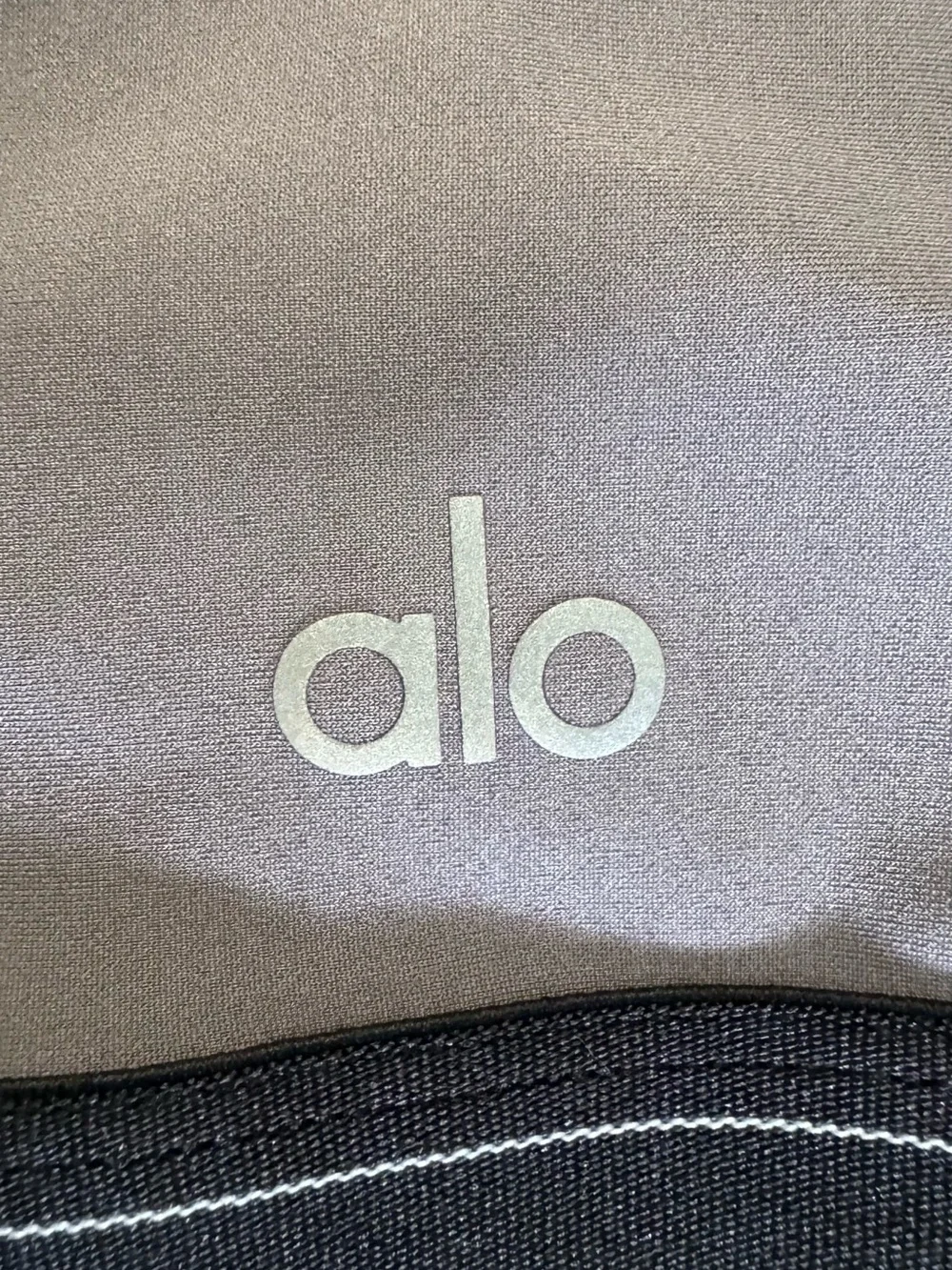 ALO Yoga Gray High-Waist Legging and Sports Bra Set with Black Trim
